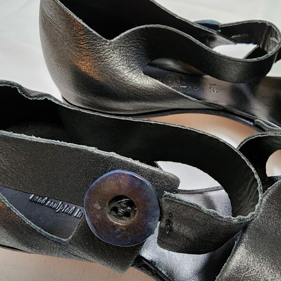 Cydwoq | Black Leather Low Heels Pointed Toe - Picture 4 of 9